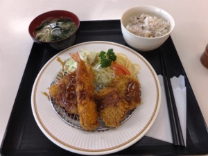 ミックスフライ:雑穀米+お味噌汁付き