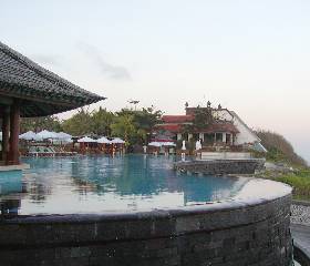 Bali Clif Hotel�̃v�[��