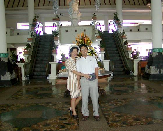 �z�e���̃��r�[��2�V���b�g