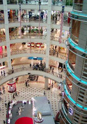 �X���AKLCC�V���b�s���O���[��