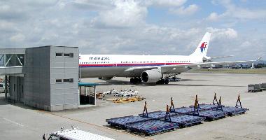 Nagoya Airport�FA330�ɏ��܂����B