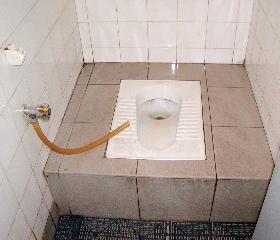 LRT�w�̃g�C���̌�